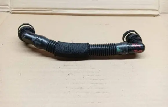 Audi A4 S4 B9 Breather hose/pipe 04L103493F