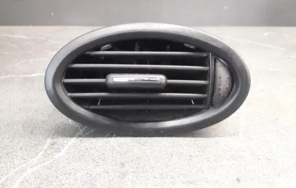 Mercedes-Benz A W168 Rear air vent grill A1688300554