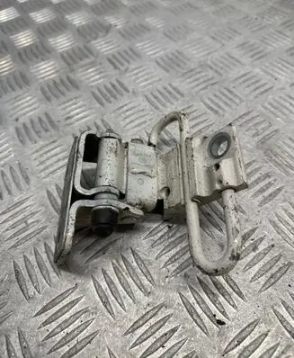 Volkswagen PASSAT B7 Rear door hinge set 3C8833411B