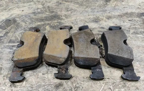 BMW 2 F45 Brake pads (rear) 6854436