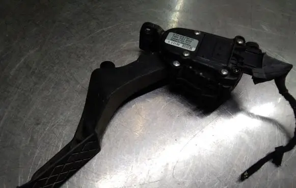 Volkswagen Transporter - Caravelle T5 Accelerator pedal position sensor 7H1721503 6PV00849503