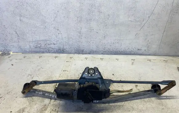 Renault Kangoo I Front wiper linkage and motor
