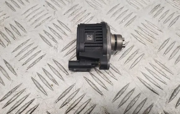Audi Q7 4M Camshaft vanos timing valve 06M906048F