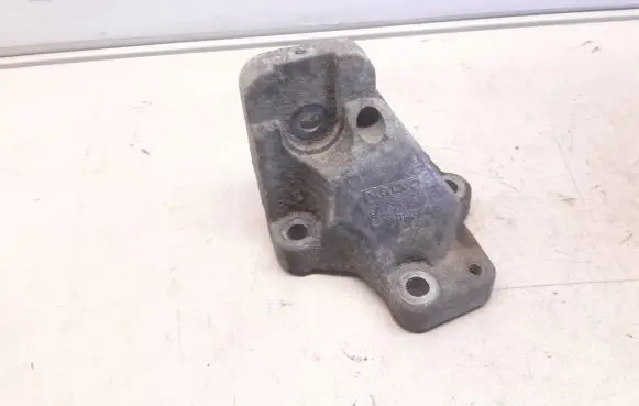 Volvo V70 Engine mounting bracket 307415673