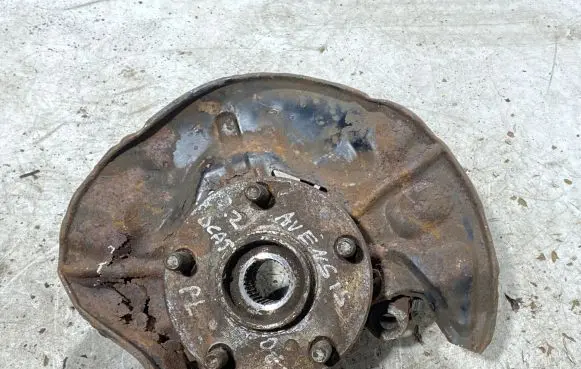 Toyota Avensis T250 Front wheel hub spindle knuckle