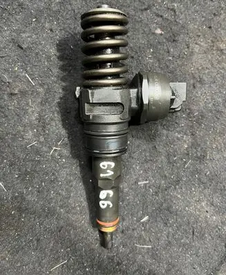 Audi A4 S4 B6 8E 8H Fuel injector 038130073AK