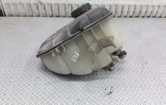 Mercedes-Benz C W203 Coolant expansion tank/reservoir 2035000049