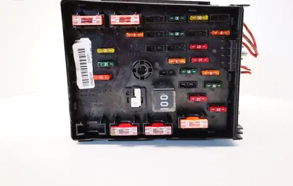Volkswagen PASSAT B7 Fuse module 3C0937125A 63595743