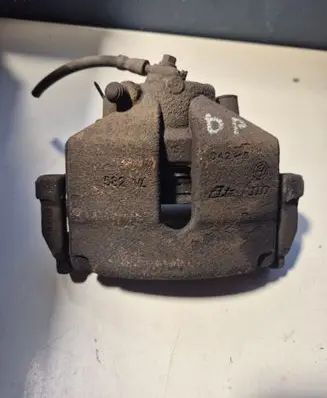 Volkswagen Touran II Front brake caliper