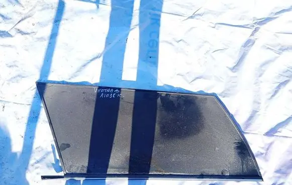 Opel Vectra B Rear side window as2