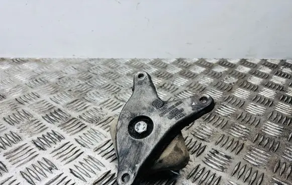 Audi A4 S4 B6 8E 8H Gearbox mounting bracket 8E0399115B