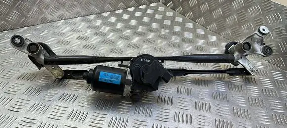 KIA Sorento Front wiper linkage and motor 981002P590