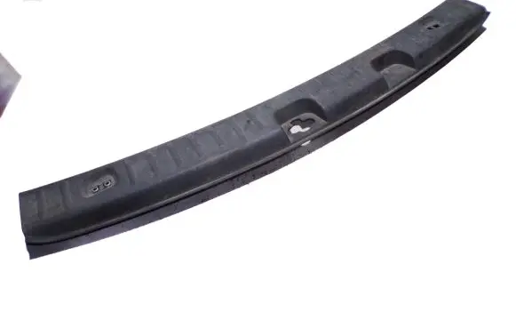 Trunk/boot sill cover protection