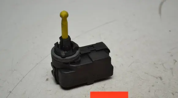 Opel Combo C Headlight level adjustment motor 24405672