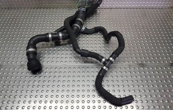 Volvo V40 Engine coolant pipe/hose S26371077 31657172 31368050