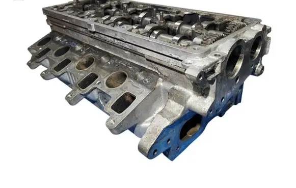 Volkswagen PASSAT B6 Engine head 03L103373
