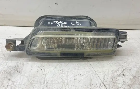 Subaru Outback Reverse light 13220791