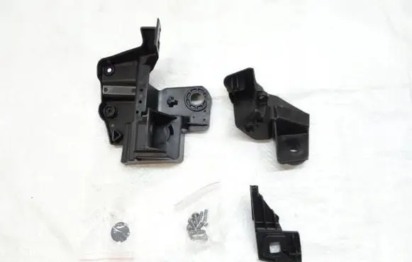 Headlight/headlamp mounting bracket