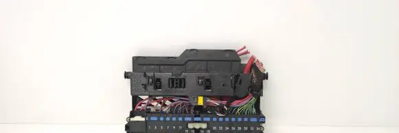 BMW X3 E83 Fuse module 8364540
