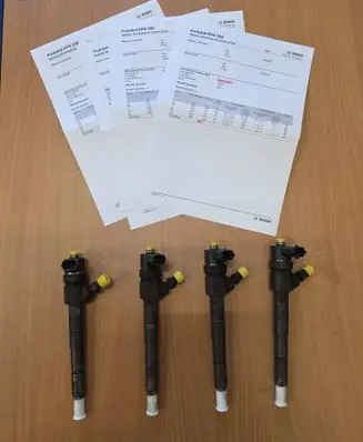 Opel Astra J Fuel injector 