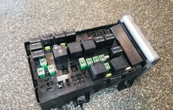 Chrysler Voyager Fuse module 05144509AF 05144579AC