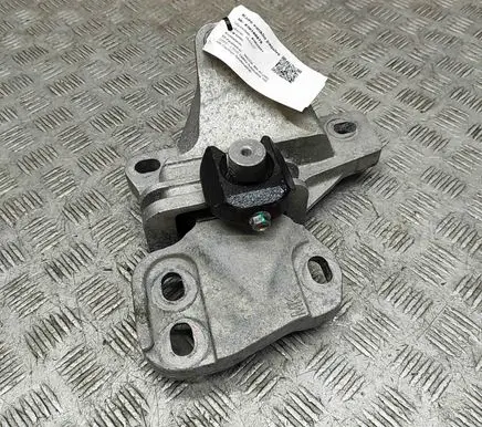 Mazda MX-30 Engine mount bracket DN4E39070