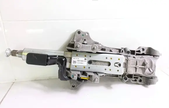 Mercedes-Benz E C207 W207 Steering wheel axle A2464602316 12093004061 A2464620105
