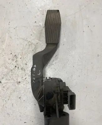 Opel Zafira A Accelerator throttle pedal 6PV00811400 9202341