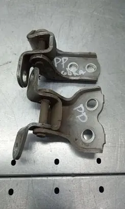 Toyota Avensis Verso Front door upper hinge 