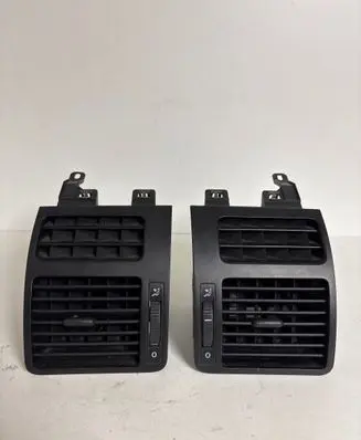 Volkswagen Touran I Dashboard side air vent grill/cover trim 1T0819703B 1T0819704B