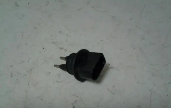 Volkswagen PASSAT B6 Windshield washer fluid level sensor 7M0919376