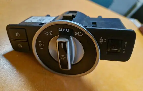 Mercedes-Benz B W246 W242 Light switch A2049053003 10091542