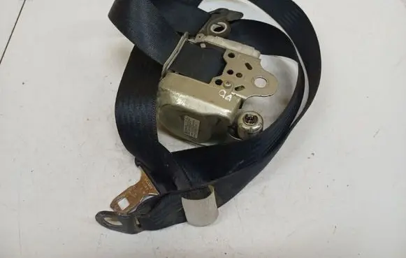 Peugeot 107 Front seatbelt 7P1170P