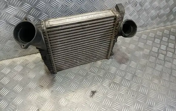 Volkswagen Touareg I Intercooler radiator