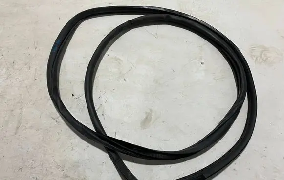 Toyota Yaris XP210 Rubber seal rear door 