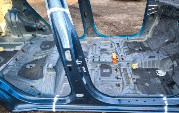 KIA Niro Pillar (middle) 