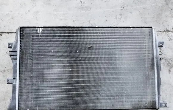 Volkswagen Golf Plus Coolant radiator 1K0121253AA