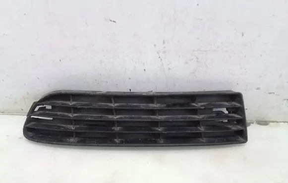 Audi A6 S6 C4 4A Front bumper lower grill 4A0807345J