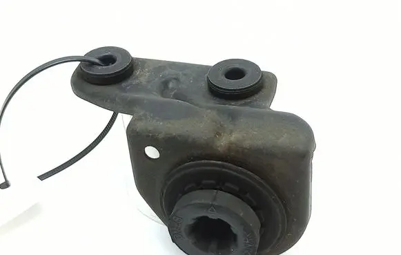 KIA Sportage Radiator mount bracket 282592A530