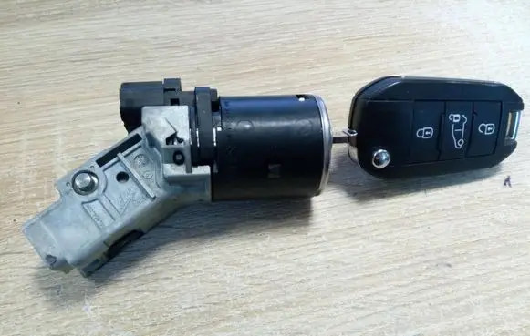 Peugeot 308 Ignition lock 9673257480 NE69536