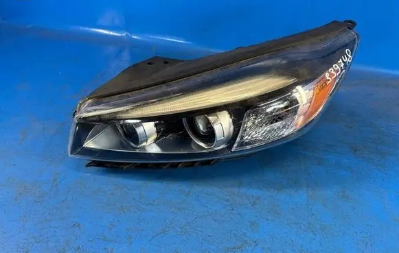 KIA Sorento Headlight/headlamp 92101C6000