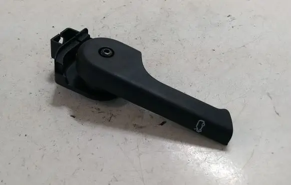 Engine bonnet (hood) release handle