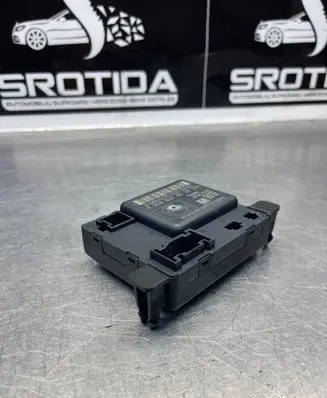Mercedes-Benz Sprinter W906 Door control unit/module A9068204026