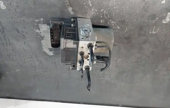 Audi A4 S4 B6 8E 8H ABS Pump 8E0614517