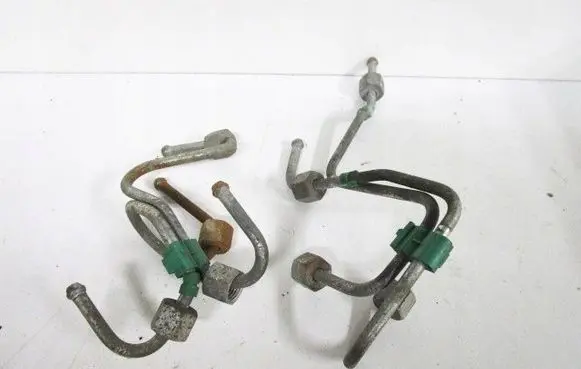 Dacia Logan I Fuel line pipe