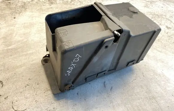 Battery box tray
