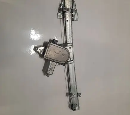 Mitsubishi Pajero Front door window regulator with motor MN117079