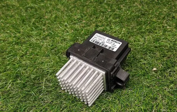 Ford Fusion II Heater blower motor/fan resistor DG9H19E624AA F011500104