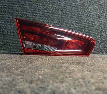 Tailgate rear/tail lights