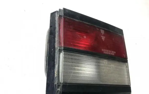 Volkswagen PASSAT B3 Tailgate rear/tail lights 333945107